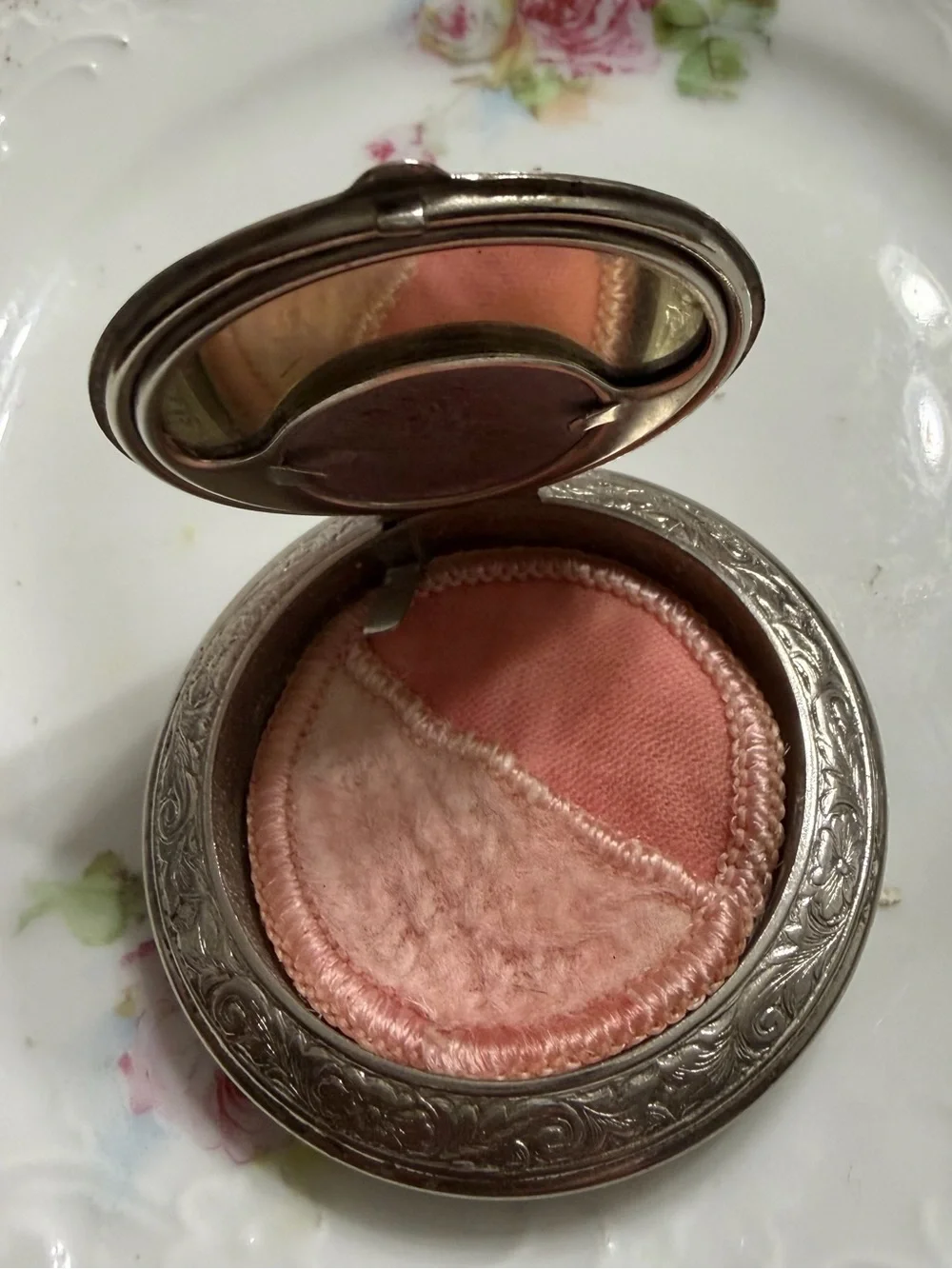 Antique /Vintage  Art Deco Guilloche Compact